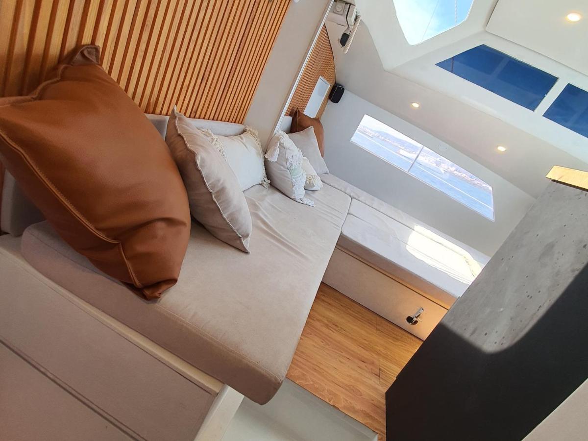 Barco Casa Catamara Sleepandboat Hotel FAO Eksteriør billede