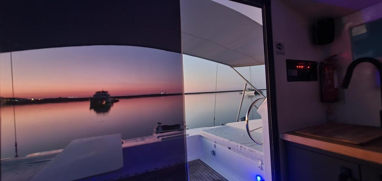 Barco Casa Catamara Sleepandboat Hotel FAO Eksteriør billede