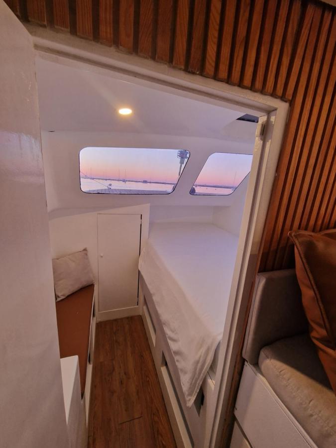 Barco Casa Catamara Sleepandboat Hotel FAO Eksteriør billede